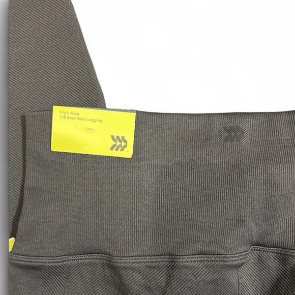 All in Motion Women's Gray Workout Leggings - Picture 6 of 7